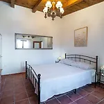 Traditionelle Steinfinca Mit Spielbereich, Babybett, Waschmaschine, Liegen *