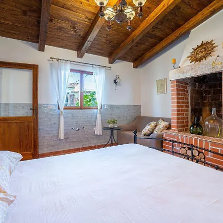 Σπίτι διακοπών Traditionelle Steinfinca Mit Spielbereich, Babybett, Waschmaschine, Liegen