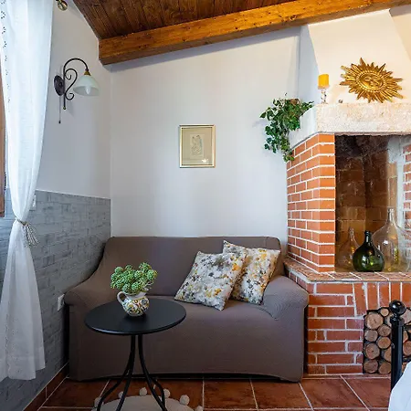 Traditionelle Steinfinca Mit Spielbereich, Babybett, Waschmaschine, Liegen Holiday home