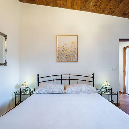 Σπίτι διακοπών Traditionelle Steinfinca Mit Spielbereich, Babybett, Waschmaschine, Liegen *