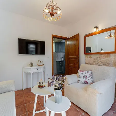 Σπίτι διακοπών Traditionelle Steinfinca Mit Spielbereich, Babybett, Waschmaschine, Liegen