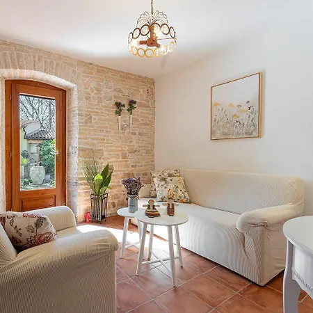 Holiday home Traditionelle Steinfinca Mit Spielbereich, Babybett, Waschmaschine, Liegen Barban