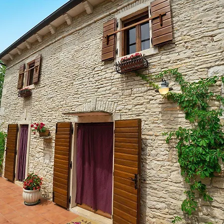 Traditionelle Steinfinca Mit Spielbereich, Babybett, Waschmaschine, Liegen Holiday home Barban